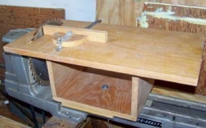 Bench Saw Table for a Wood Lathe