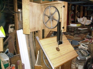 18-Inch Tilting Table Bandsaw