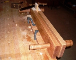 Twin-Screw Bench Vise