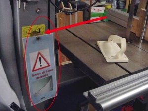 Homemade Bandsaw Warning Sign - HomemadeTools.net