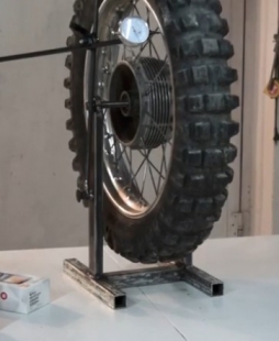 Truing and Balancing Stand
