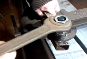 Homemade Rivnut Tool - HomemadeTools.net